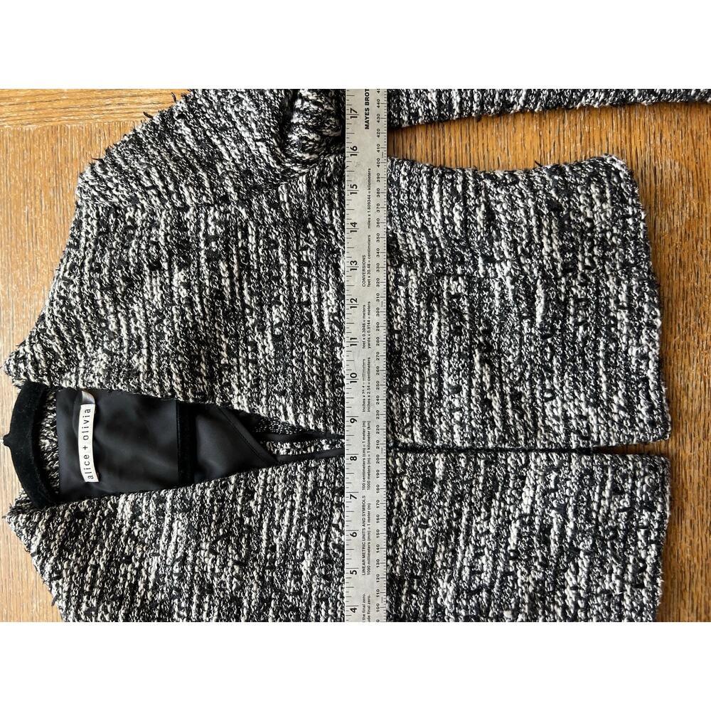 Alice + Olivia Tweed Crop Black & White Blazer Size 2 Small - Picture 4 of 9